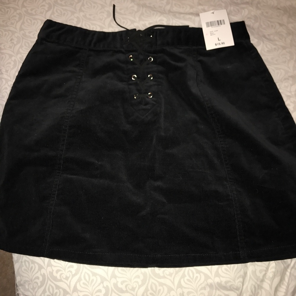 FOREVER 21 velvet short skirt ! Brand new !